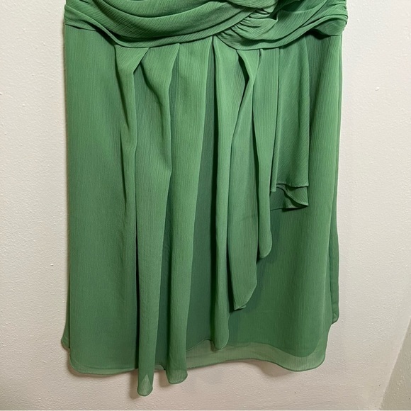 David’s Bridal Crinkle Chiffon Dress w/ Front Cascade Clover Green 10 - Picture 4 of 11
